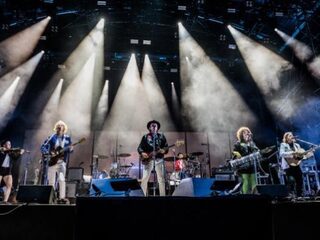 Het verhaal achter de fluit in ‘Everything Now’ van Arcade Fire