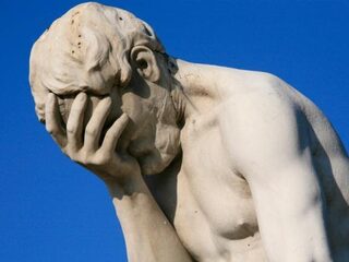 6 momenten waarop ouders je voor aap zetten