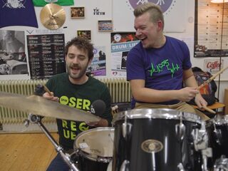 Drumschool Jens haalt 2.200 euro op voor 3FM Serious Request: Lifeline!