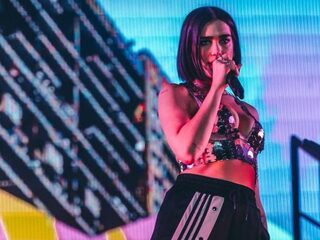 Het jaar van Dua Lipa: van wereldhits tot eerste grote headlinershow