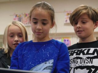 Karsten, Jules & Faas droegen het hele jaar korte broeken voor 3FM SR18!