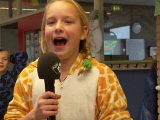 Mark & Rámon hosselen voor hun radiogear een kinderwagen!