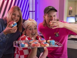 Zo maak je de speciale Duncan Donuts voor het Songfestival