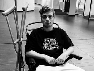 Pijnlijk! Martin Garrix breekt enkel en annuleert optredens