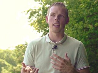 Robin (28) heeft tinnitus: "Ik dacht dat die piep weg zou gaan, zoals altijd"