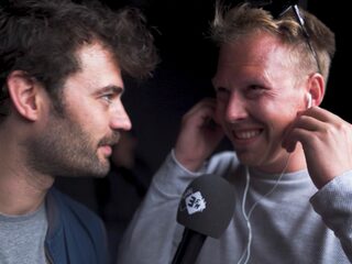 Herman geeft half Lowlands een piep in hun oor