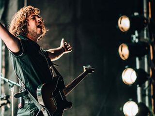 Britse band Amber Run covert 'What Lies Ahead' van Kensington