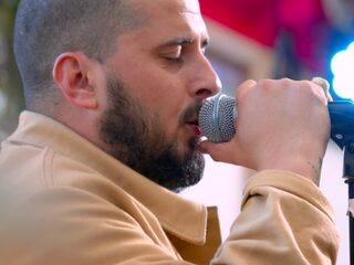 Zwangere Guy live op Lowlands