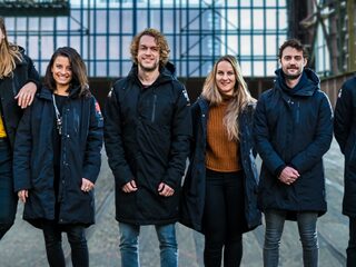 38 vergunningen voor >100 plaatsen. Er komt veel kijken bij de voorbereidingen van 3FM Serious Request: The Lifeline