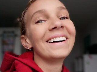 Aaliyah (17) overleefde drie keer leukemie: "En nu is het klaar!"