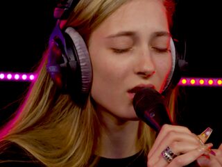 S10 doet 'Laat Mij Niet Gaan' live bij 3FM