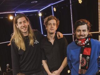 Balthazar speelt 'Halfway' live bij 3FM