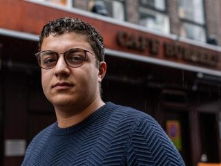 Rode Kruis-vrijwilliger Aimane (23): 'Vrienden zijn verbaasd dat ik al dit werk gratis doe'