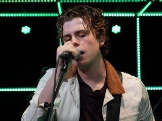 3FM Talent Remme speelt 'Lose Touch' live in de studio