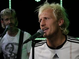 Goldband speelt 'Ja Ja Nee Nee' live in de 3FM Live Box!