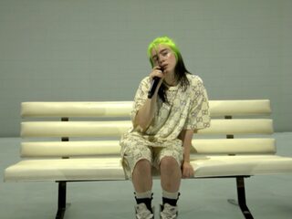 Streamingconcert Billie Eilish: oogverblindende horrorshow met politieke boodschap