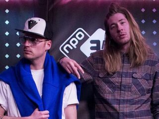 Giel (stuk tv) verklapt zijn plannetje over een speelfilm.