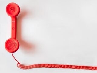 Marieke (25) belt met jongeren die denken aan zelfmoord