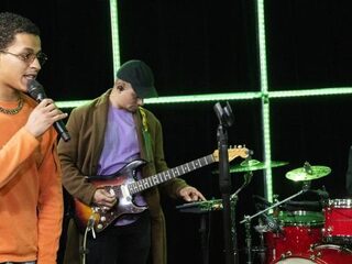 Bilal Wahib speelt 'Tigers' in de 3FM Live Box