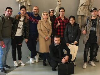 Bestel de verhalenbundel van de inburgeraars van Aventus en steun 3FM Serious Request