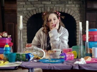 Sophie brengt een ode aan alle moeders die strijden in quarantaine