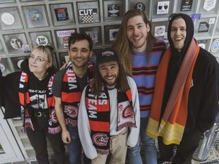 Real Derek speelt 'Zoo' in de ochtendshow