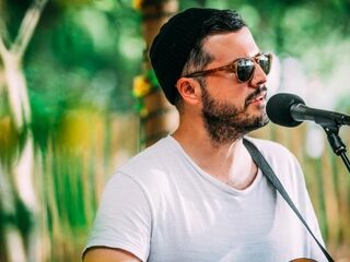 Dit is de winnaar van Roadie for a day met SYML op Pinkpop