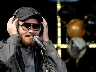 Donnie rapt 'Barry Hayze' live mee met de radio