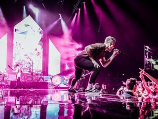 Luister hier naar 'Next To Me' van Imagine Dragons