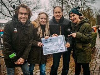 Cheques, cheques en nog eens cheques