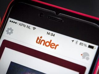 Tinder geen succes? Probeer deze hilarische datingapps!