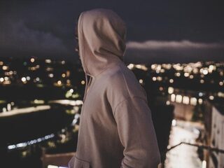 Tobias (19): "Volgens mij is God niet tegen homofilie"