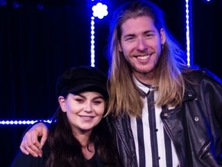 Frank praat met Roxeanne Hazes over haar muziek en het krijgen van een kind