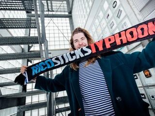 Music Treasures: Frank koos deze sjaal niet, de sjaal koos Frank