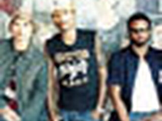 3VOOR12 XL goes N.E.R.D.