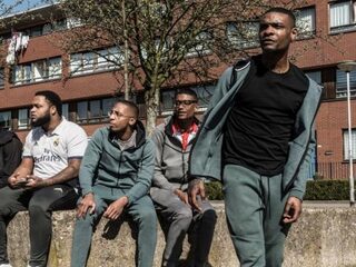 Met Broederliefde de wijk in