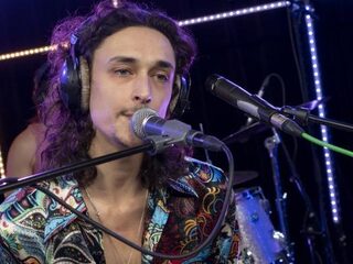 Check deze lekkere Billie Eilish cover van rockband The Muff