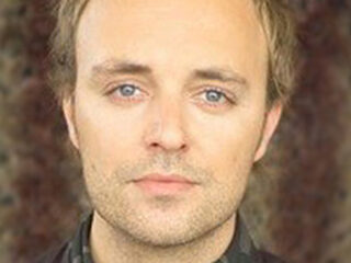 Niels Geusebroek speelt 'Year Of Summer' akoestisch