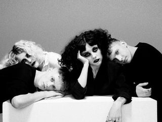 'Kiss' van Pale Waves: relaxte synthpop met een gloomy randje