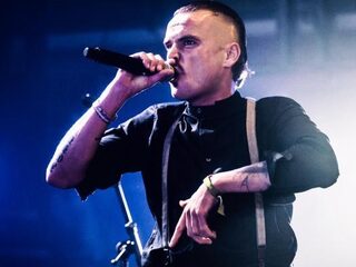 De Likt laat het kleine vunzige jongetje in zichzelf los