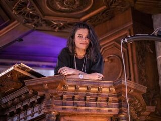 Orders van moeder-overste Eva: volg 3FM Now Playing op Spotify!