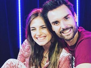 Maan doet 'Blijf Bij Mij' ballad in de 3FM Livebox