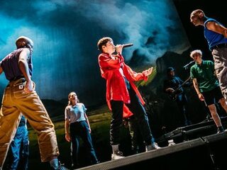 Christine And The Queens covert 'Heroes' van David Bowie