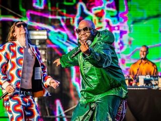 Dit is de remix van 'Watskeburt?!' door Sanders Vriendenteam