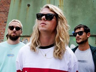 Even een moment voor deze 90’s remake van kris Kross Amsterdam