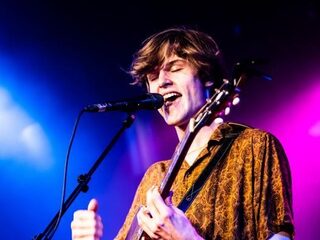 Vul je playlist aan met deze vier tracks