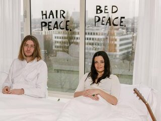 Frank & Eva demonstreren #vanuitbed!