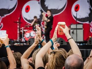Drink je jouw festivalbiertje binnenkort uit een papieren beker?