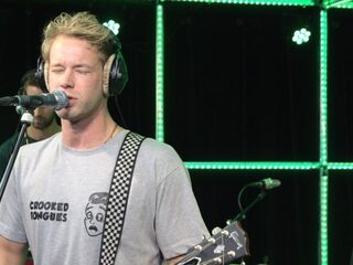 Blanko speelt zijn nieuwe single 'Damn Pandemic' live