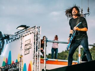 Dave Grohl verrast overwerkte verpleger op IC met livestream